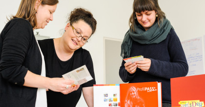 Dozentin Cordula Rosenberg beantwortet Fragen zur Weiterbildung zum*zur Trainer*in für Kompetenzfeststellung und Potenzialanalayse